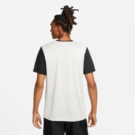 Camiseta Nike Sportswear Repeat