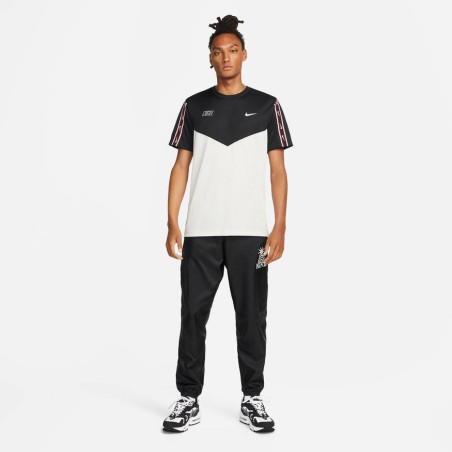 Camiseta Nike Sportswear Repeat
