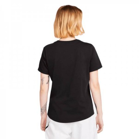 Camiseta Nike Sportswear Club Essentials