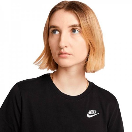Camiseta Nike Sportswear Club Essentials