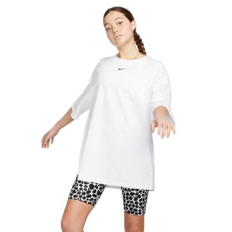Camiseta Nike Sportswear Essential Oversize